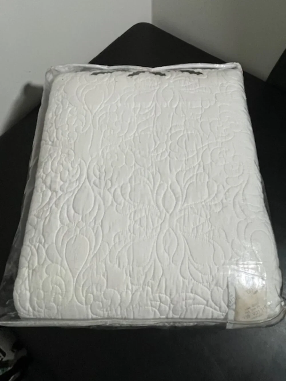 Pieced Embroidered Cardinal Greetings King Size Comforter